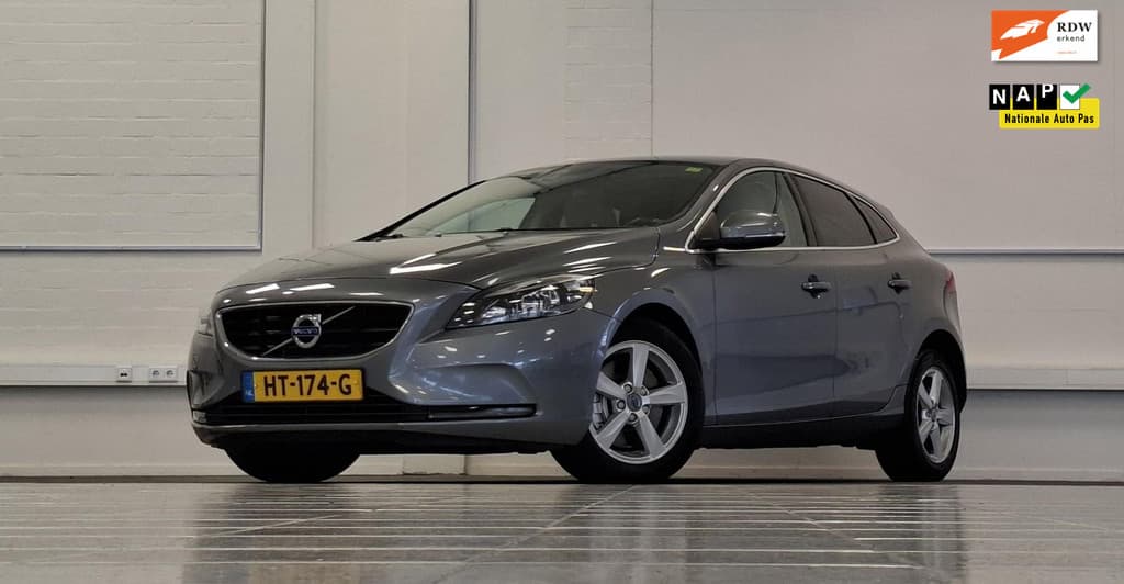 Volvo V40 1.5 T2 Momentum 2e Eigenaar Navi LED Goed — foto 1 van 25