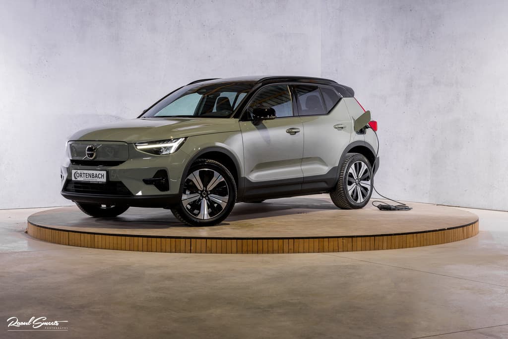 Volvo XC40 Recharge Ultimate 70 kWh — foto 1 van 25