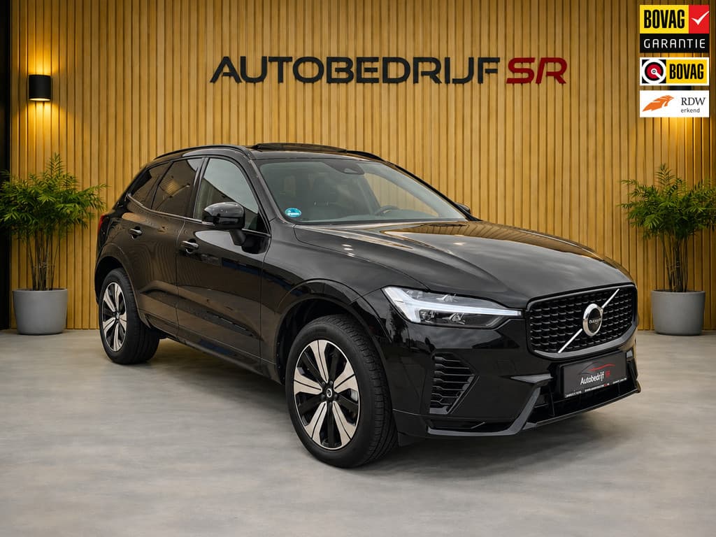 Volvo XC60 2.0 T6 Plug-in hybrid AWD Ultimate Dark Pano! Trekhaak! Electrische Kofferklep! Stoelverwarming! Stuurverwarming! — foto 1 van 23