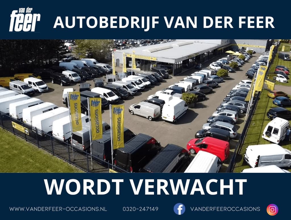 Volvo XC40 2.0 T4 Momentum — foto 1 van 4