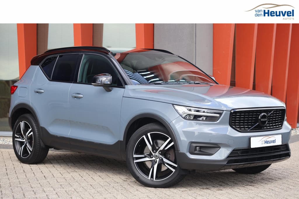 Volvo XC40 T4 Recharge R-Design | Stoelverwarming | Parkeercamera | H/K | Glossy Black | Keyless — foto 1 van 25