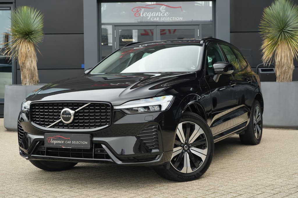 Volvo XC60 2.0 T6 Plug-in hybrid AWD Plus Dark | 350 PK | Panoramadak | Leder | Trekhaak | — foto 1 van 25