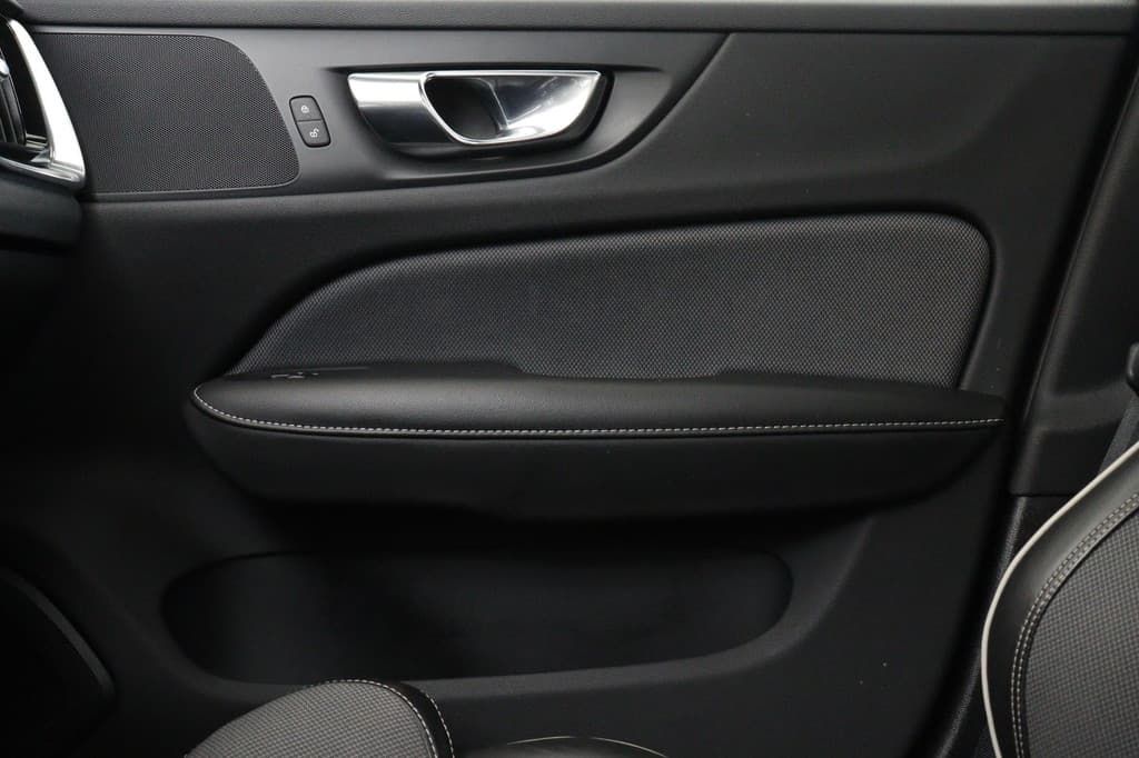 Volvo S60 T4 AUT. R-DESIGN — foto 21 van 25