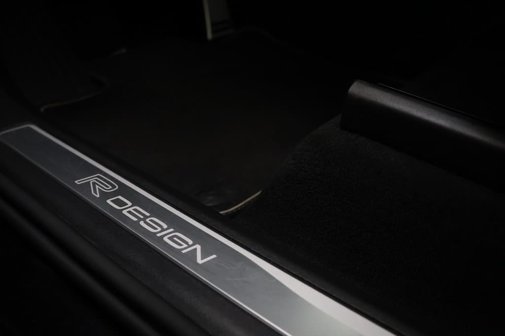 Volvo XC90 2.0 T8 Twin Engine AWD R-Design Intro Edition — foto 25 van 25