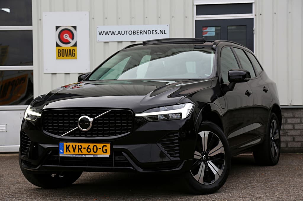 Volvo XC60 2.0 T6 Plug-in hybrid Long Range AWD Plus Dark*Perfect Volvo Onderh.*Pano/Elek. Trekhaak/Sport Stoelen Leder/Stoelverw.V+A/Stuurverw./Camera/Memorie/Parkeersens.V+A/19 inch LM* — foto 1 van 25