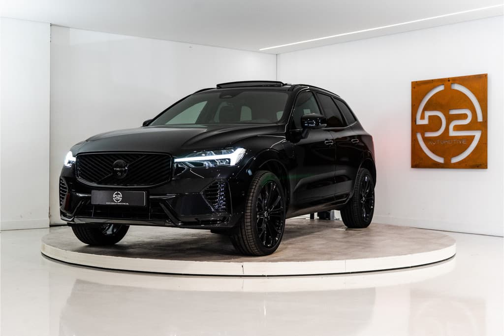 Volvo XC60 2.0 T6 Plug-in hybrid AWD Ultra Black Edition | NL AUTO GLOEDNIEUW | 5 Jaar Garantie | FOUR-C | Bowers&Wilkins | Pano | Massage | VOL! — foto 1 van 25