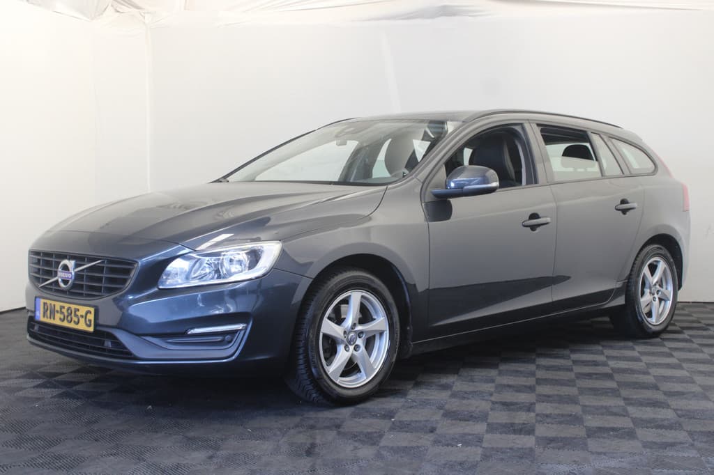 Volvo V60 2.0 D3 Summum — foto 1 van 23