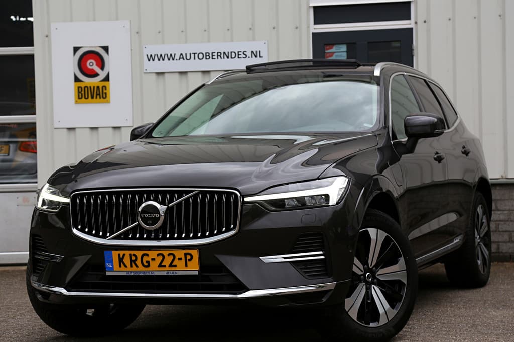 Volvo XC60 2.0 T6 Plug-in hybrid AWD Longe Range*Perfect Volvo Onderh.*Pano/Elek. Trekhaak/Leder/Stoelverw.V+A/Stuurverw./ACC/Pilot ass./360 Camera/Memorie/BLIS/Parkeersens.V+A/20 inch LM* — foto 1 van 25