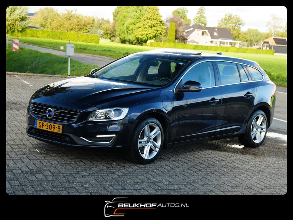 Volvo V60 2.4 D6 Twin Engine Summum Leer Navi schuifdak — foto 1 van 25