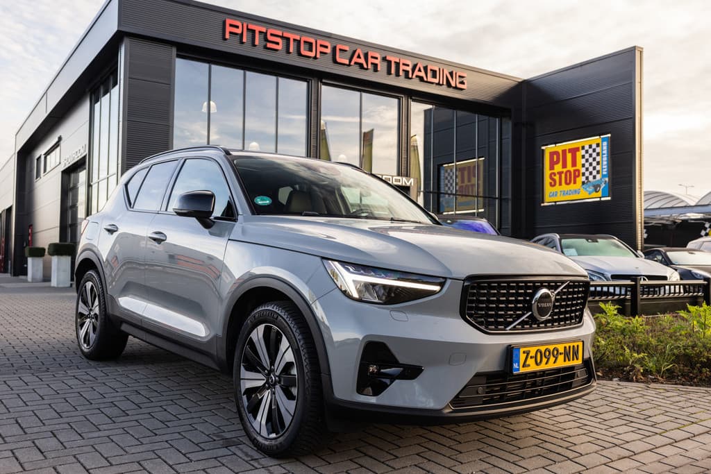 Volvo XC40 1.5 T4 Plug-in hybrid Ultimate Bright, H&K Audio, Pano, Memory, ACC, — foto 1 van 25