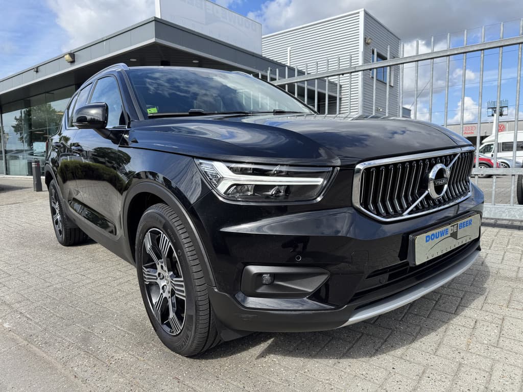 Volvo XC40 2.0 T4 Inscription — foto 1 van 25