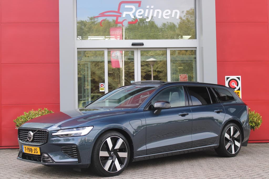 Volvo V60 2.0 T6 Plug-in hybrid 350PK AWD PLUS DARK — foto 1 van 25
