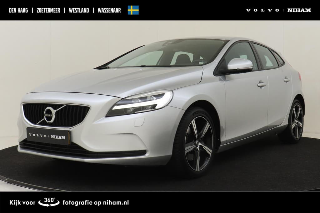 Volvo V40 T3 MOMENTUM — foto 1 van 25