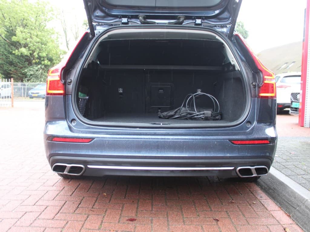 Volvo V60 T6 PHEV *Inscription* | Carplay | Camera | Cruise & Climate Control | Navigatie | PDC |Bluetooth | Orig.NL | — foto 15 van 19