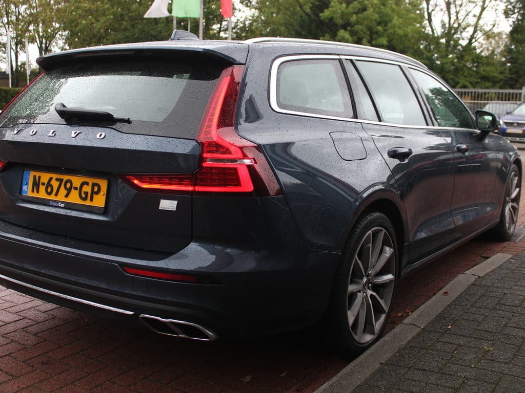 Volvo V60 T6 PHEV *Inscription* | Carplay | Camera | Cruise & Climate Control | Navigatie | PDC |Bluetooth | Orig.NL | — foto 5 van 19
