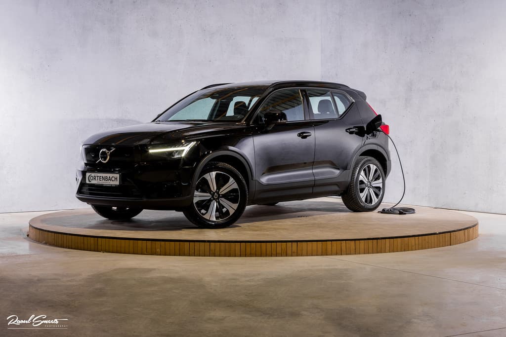 Volvo XC40 Recharge Ultimate 70 kWh — foto 1 van 25