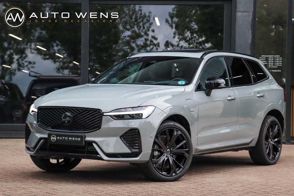 Volvo XC60 T6 AWD Ultra Black Edition — foto 1 van 25