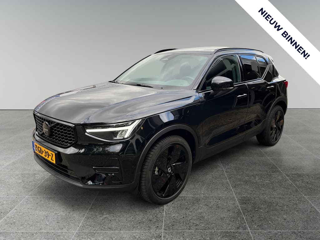 Volvo XC40 2.0 B4 Plus Black Edition — foto 1 van 20