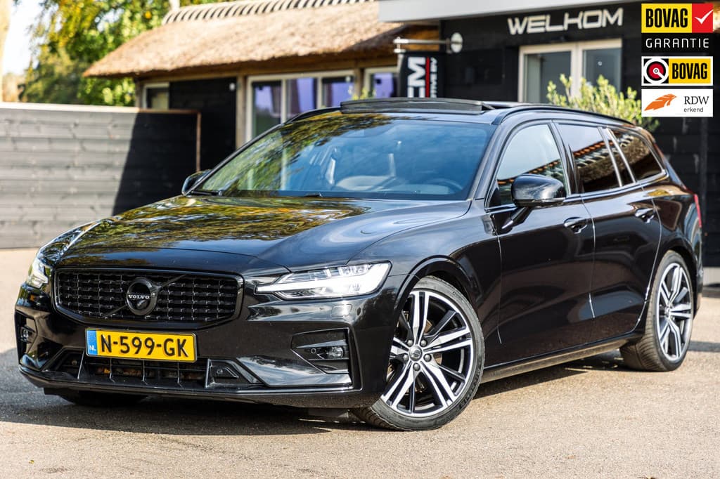 Volvo V60 2.0 B4 R-Design I Carplay I autopilot I trekhaak I pano I — foto 1 van 25