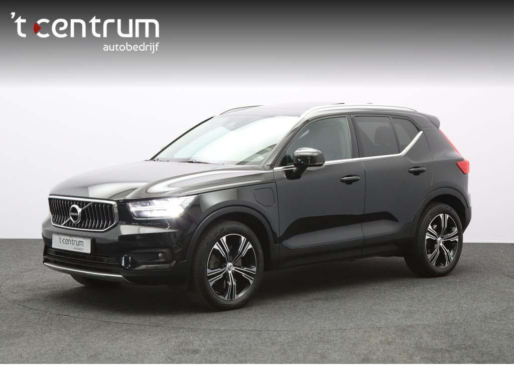 Volvo XC40 1.5 T4 Recharge 230 PK Inscription Expression PHEV, Panoramadak, Leder, Trekhaak, Adap. Cruise Control — foto 1 van 25
