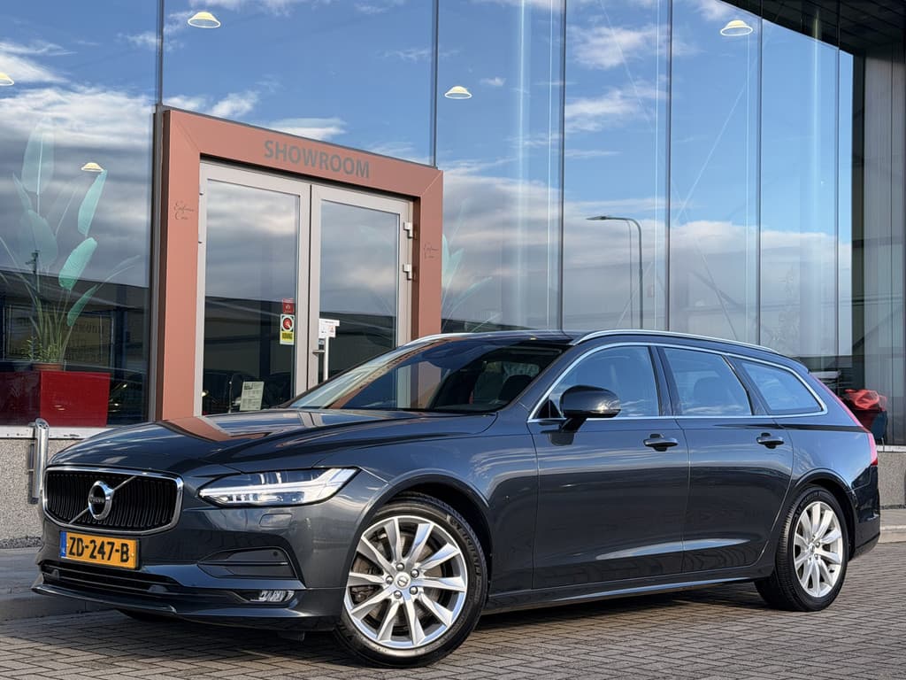 Volvo V90 2.0 T4 Momentum | Apple Carplay | ACC | Elek. Trekhaak | Stoel/Stuurverwarming | Achterbank verwarmd | — foto 1 van 25