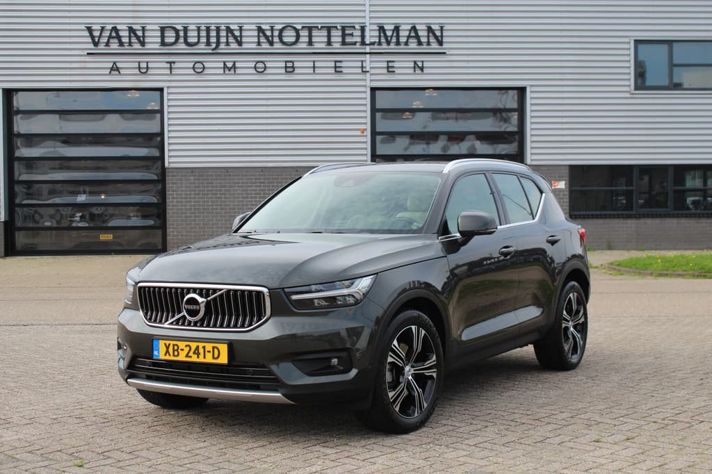 Volvo XC40 2.0 T5 AWD Inscription — foto 1 van 25