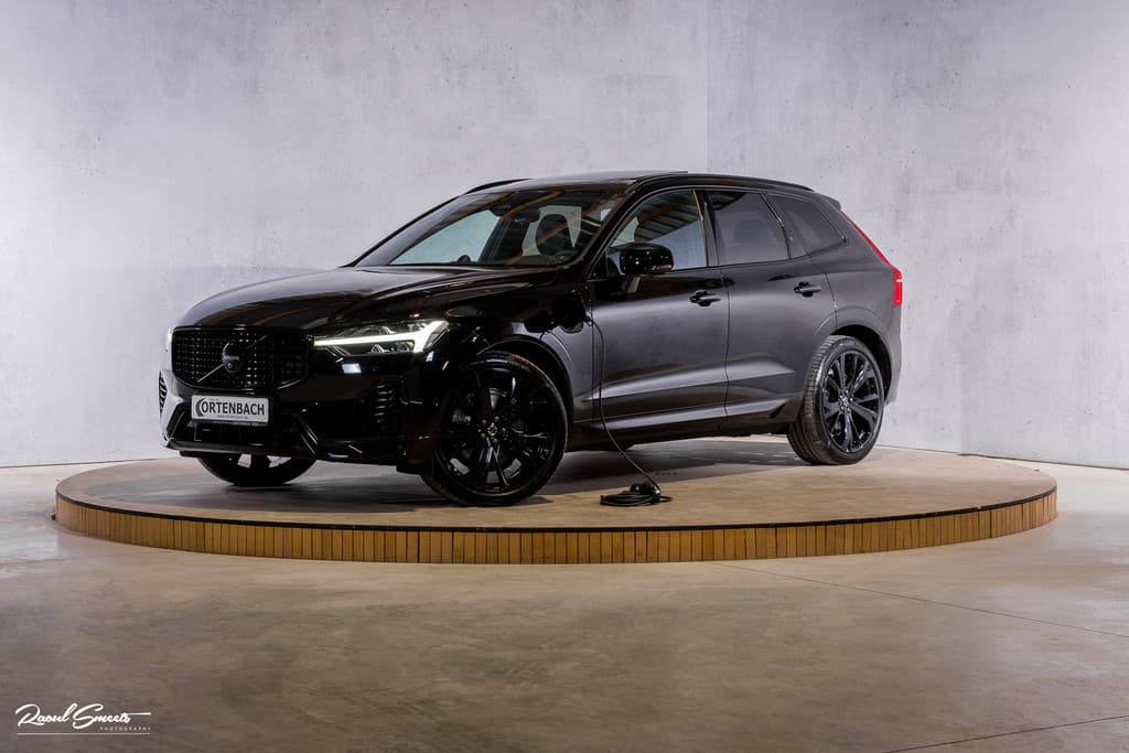 Volvo XC60 2.0 T6 Plug-in hybrid AWD Ultra Black Edition long Range — foto 1 van 25