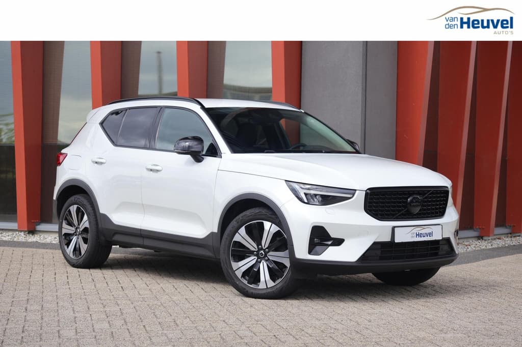 Volvo XC40 T5 Recharge Plus Dark | Stoelverwarming | Trekhaak | Parkeercamera | Leder | H/K | Pilot Assist | BLIS | Keyless — foto 1 van 25