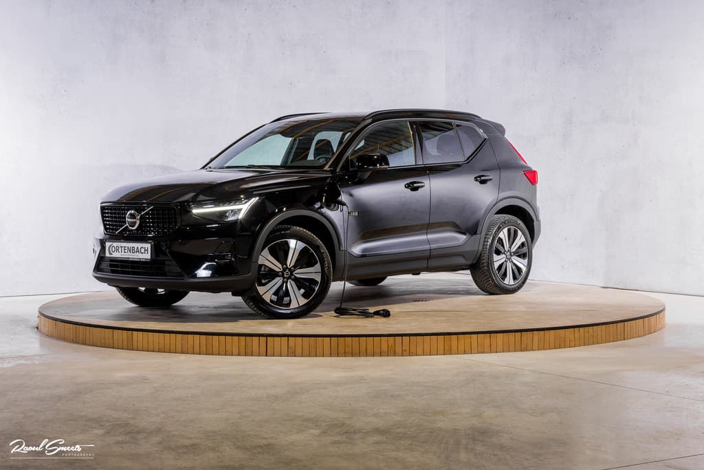 Volvo XC40 1.5 T4 Plug-in hybrid Plus Dark — foto 1 van 25
