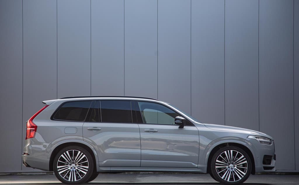 Volvo XC90 2.0 T8 Plug-in hybrid AWD Ultra Dark |Full Option|Luchtvering|Bowers&Wilkins audio — foto 1 van 25