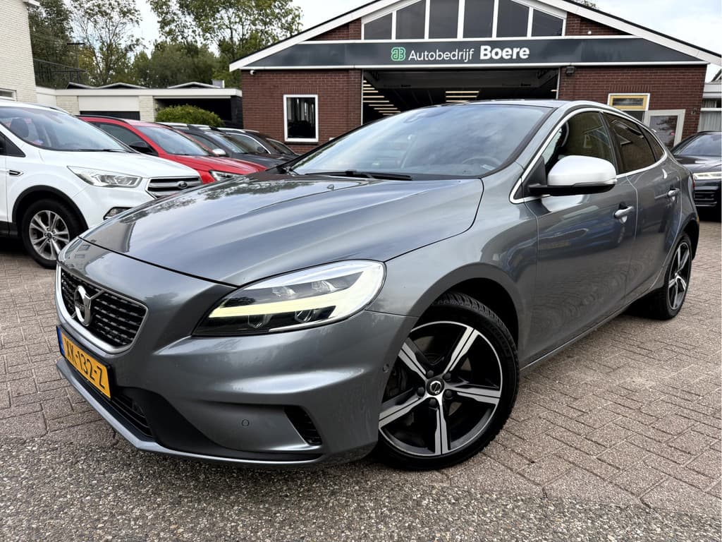 Volvo V40 1.5 T3 Polar+ Sport R-Design — foto 1 van 20