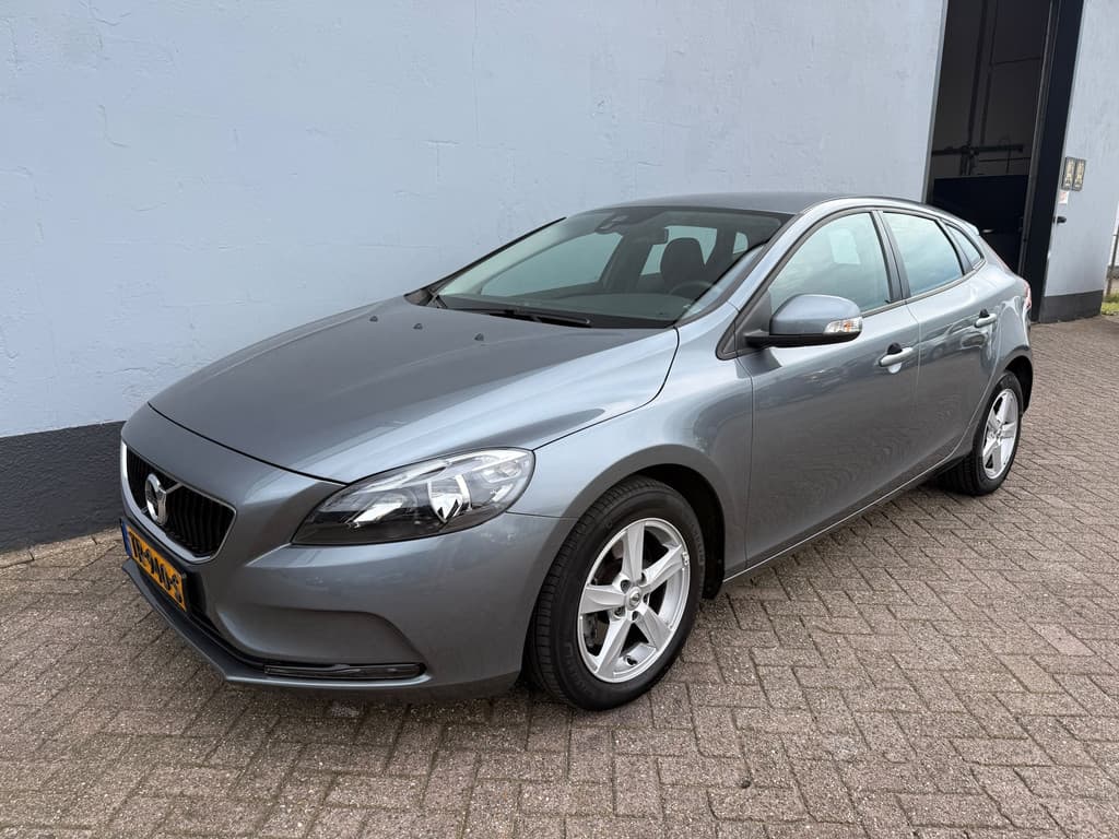 Volvo V40 2.0 T2 Edition - Trekhaak - NAP AUTO — foto 1 van 11
