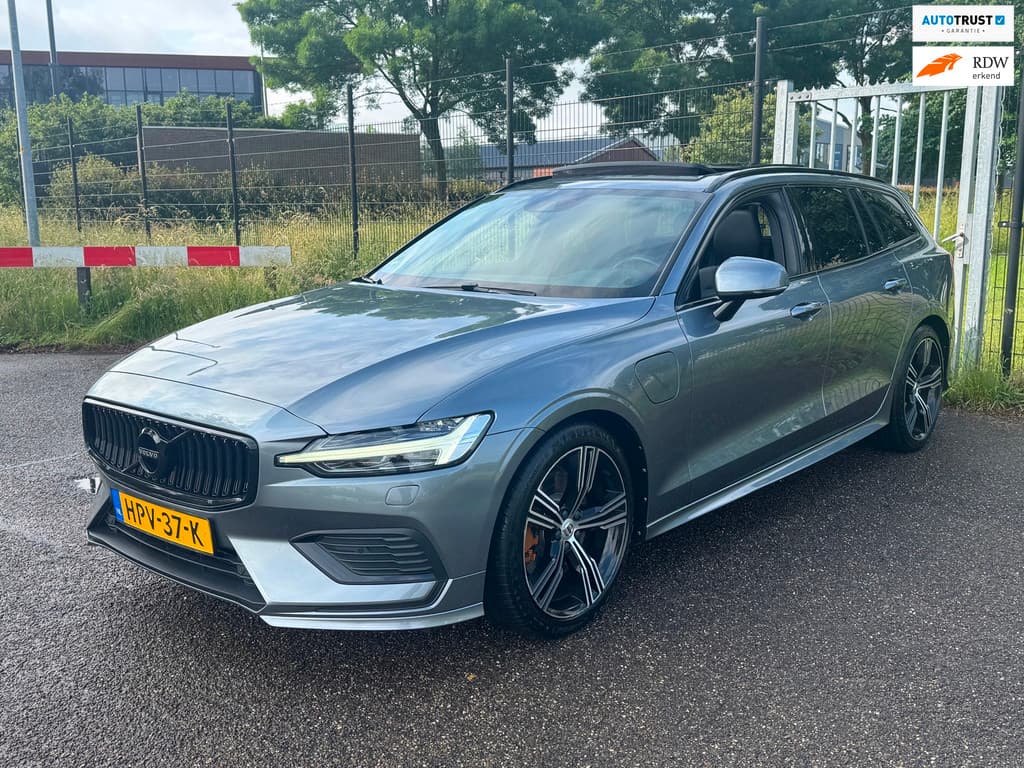 Volvo V60 2.0 T8 390PK Recharge AWD R-Design Panodak LED Trekhaak 19inch — foto 1 van 25