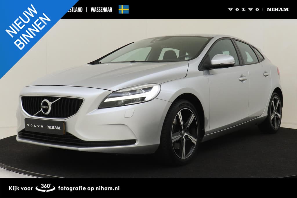 Volvo V40 T3 MOMENTUM — foto 1 van 25