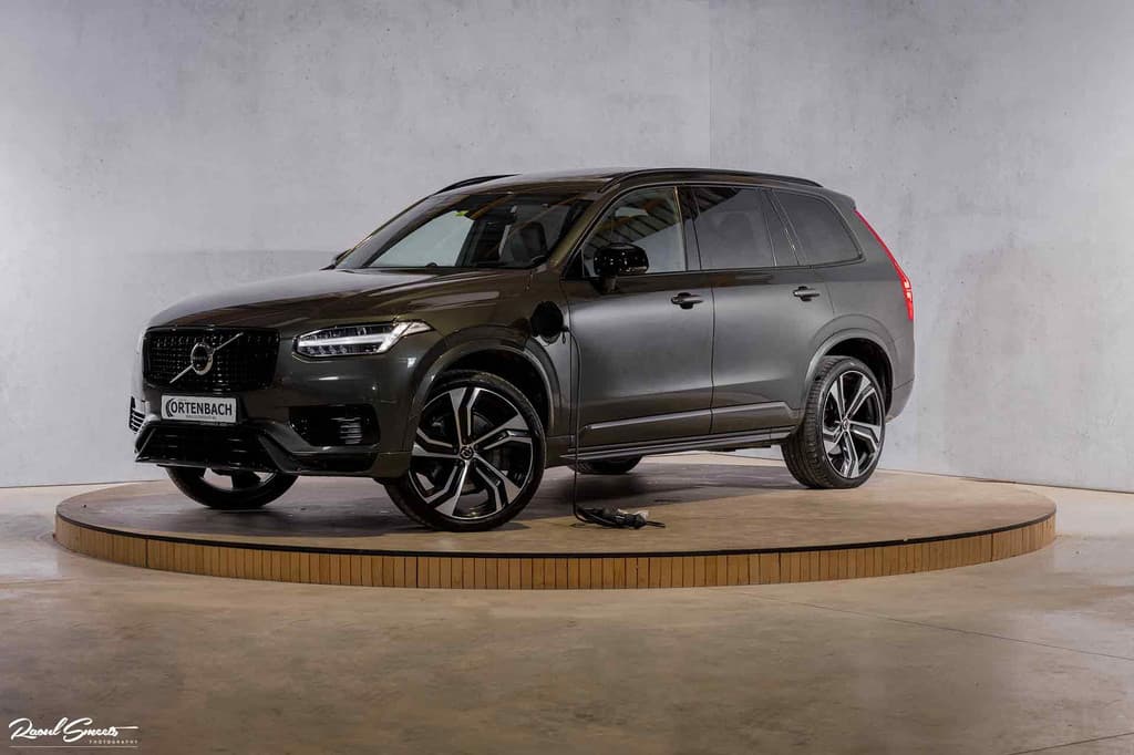 Volvo XC90 2.0 T8 Recharge AWD R-Design — foto 1 van 25