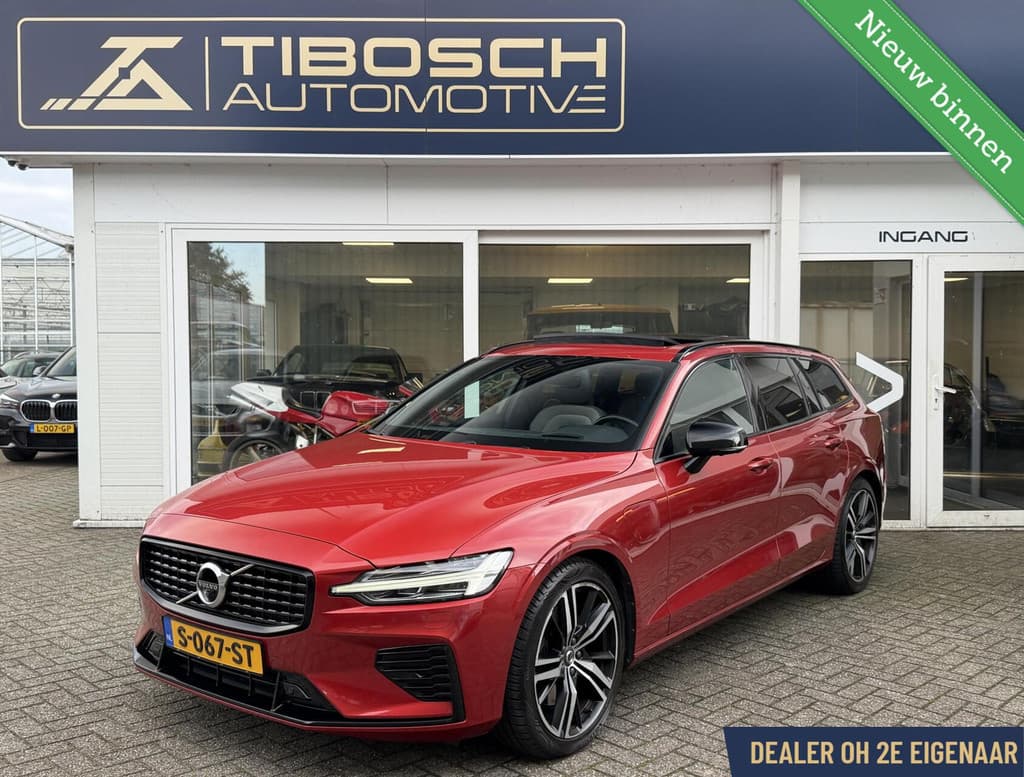 Volvo V60 2.0 T8 AWD R-Design BTW Panorama 360gr Head-up — foto 1 van 25