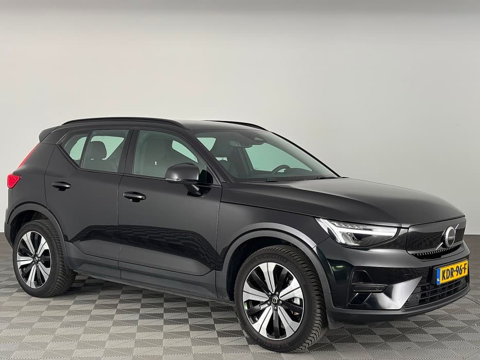 Volvo XC40 Recharge Core | CARPLAY | CAMERA | Full LED | Sportstoelen | SOH 97.8% | — foto 1 van 14