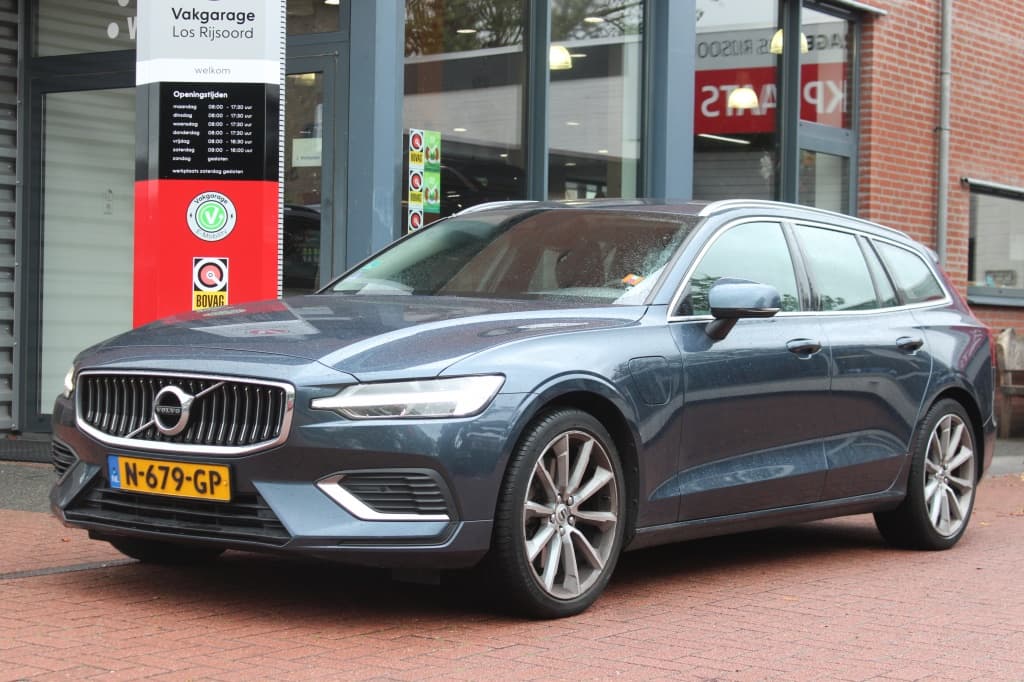 Volvo V60 T6 Recharge *Inscription* | Carplay | Camera | Cruise & Climate Control | Navigatie | PDC |Bluetooth | Orig.NL | — foto 1 van 19