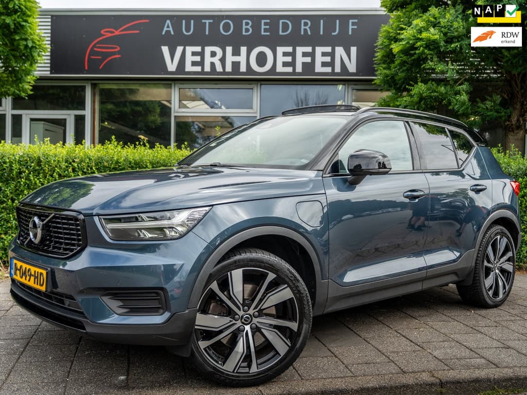 Volvo XC40 1.5 T4 Recharge R-Design | PANORAMADAK | CARPLAY | TREKHAAK | HARMAN KARDON AUDIO | 360 CAM | STUUR / STOELVERWARMING
