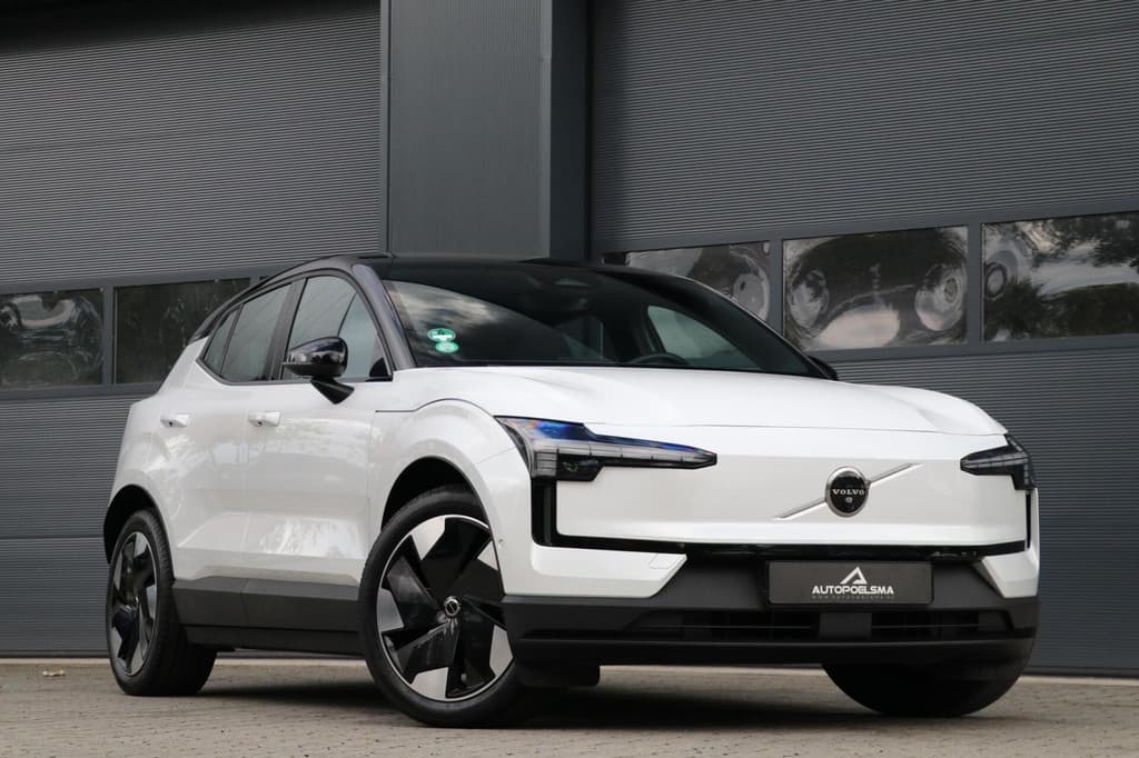 Volvo EX30 Twin Motor Performance Ultra 69 kWh 429PK Panodak Trekhaak Warmtepomp AdaptivCruise Harman/Kardon Leder 40000KM BJ2024
