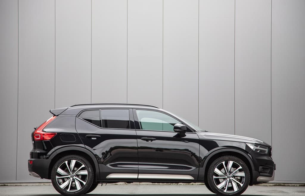 Volvo XC40 1.5 T5 Recharge R-Design MY2022|Leder/alcantara|H/K audio|Standkachel — foto 1 van 25