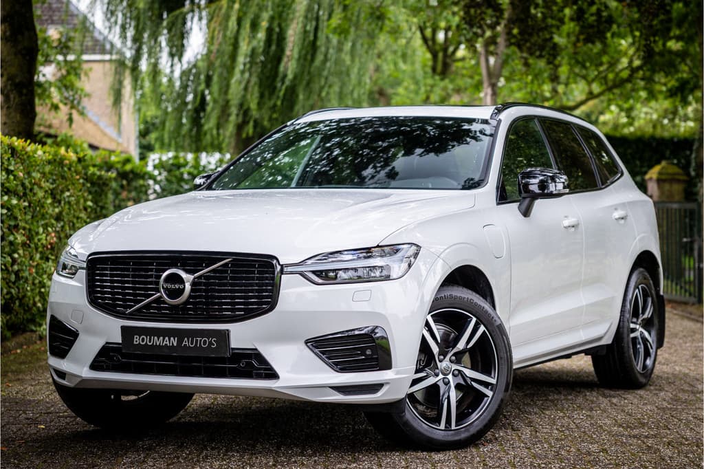 Volvo XC60 2.0 Recharge T8 AWD R-Design — foto 1 van 25
