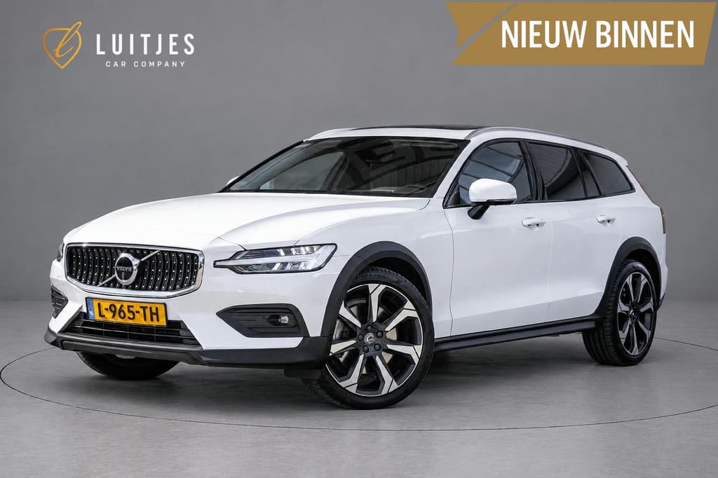 Volvo V60 Cross Country 2.0 250pk B5 AWD Pro Org.NL — foto 1 van 25