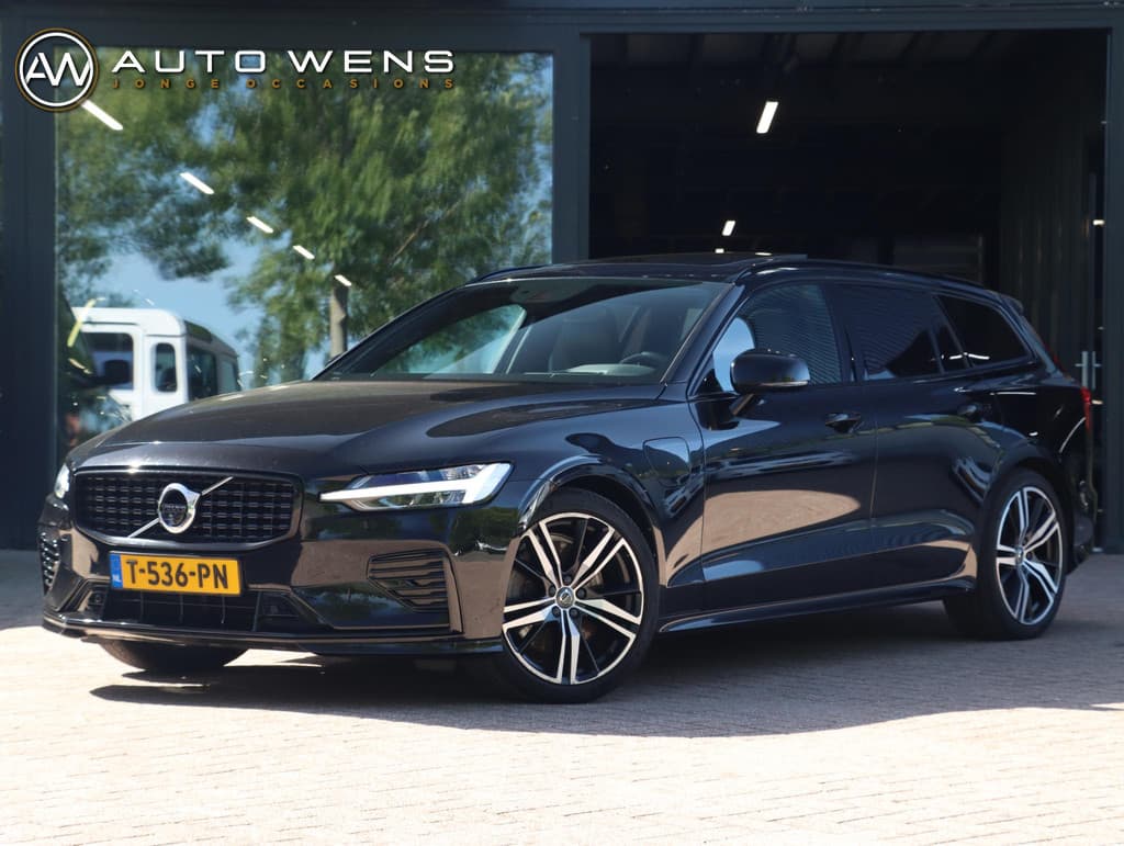 Volvo V60 T8 Recharge AWD R-Design — foto 1 van 25