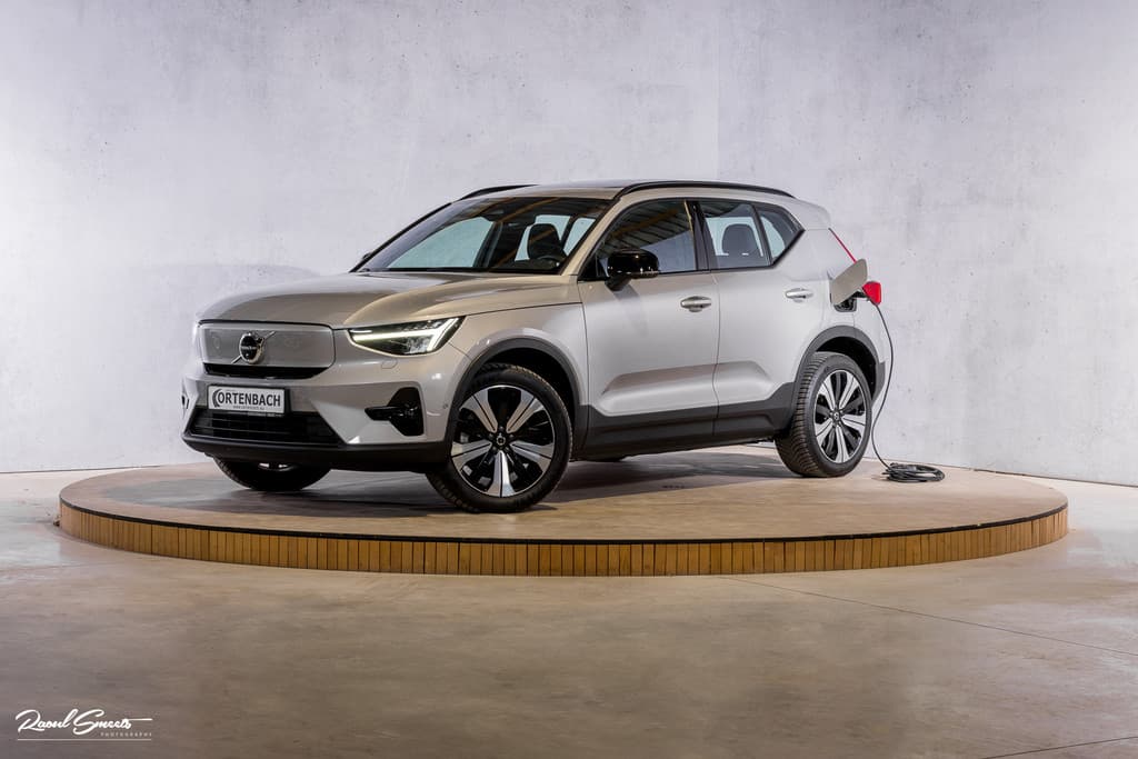 Volvo XC40 Recharge Ultimate 70 kWh — foto 1 van 25