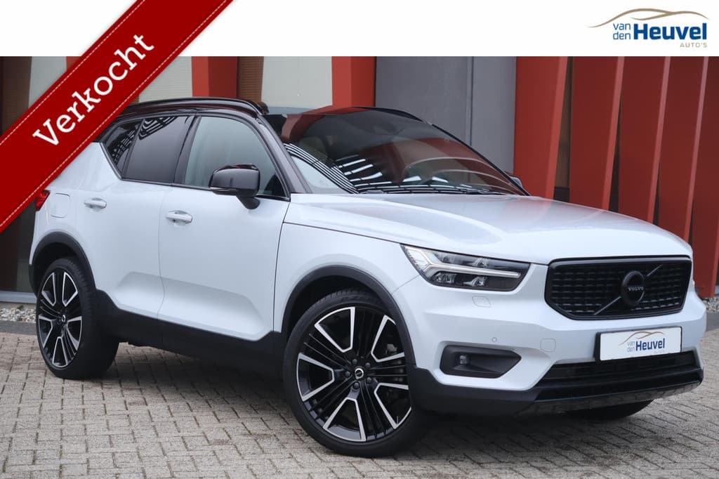 Volvo XC40 T4 Recharge R-Design | Stoelverwarming | Parkeercamera | H&K | Pilot Assist | Glossy Black — foto 1 van 25