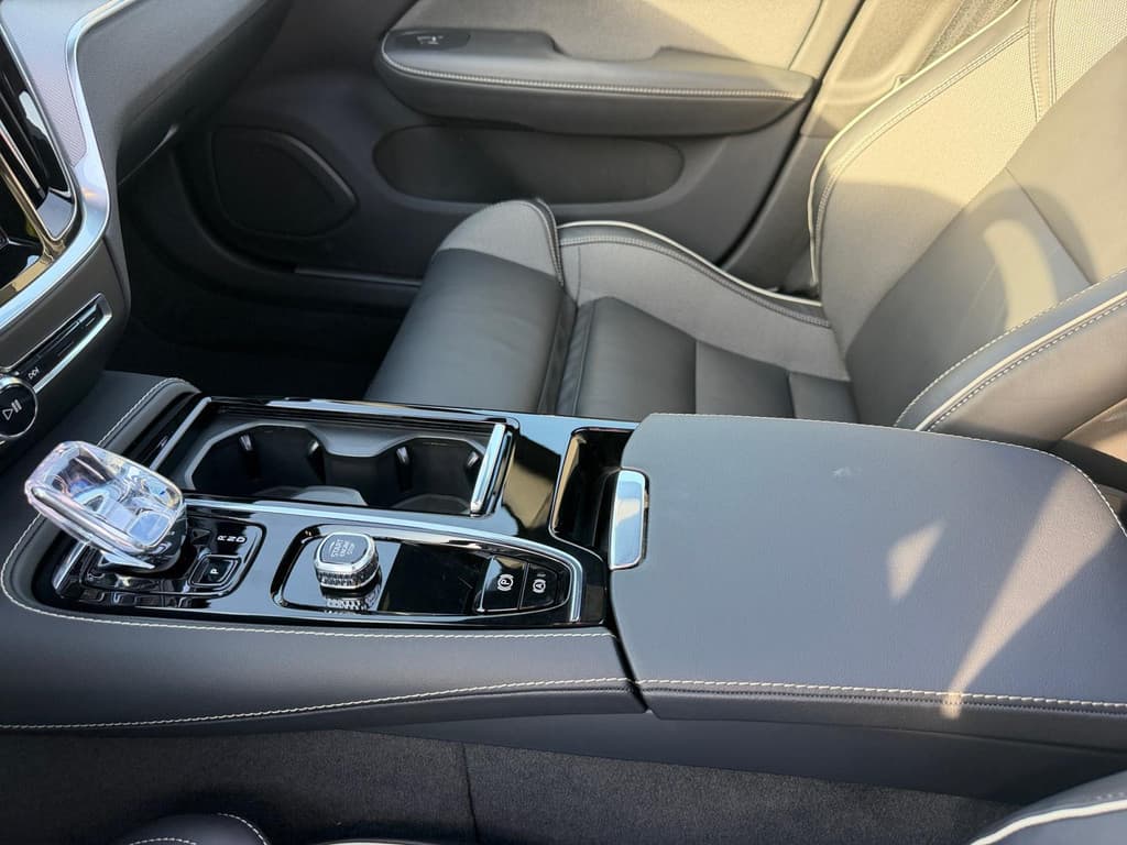 Volvo V60 2.0 T8 Plug-in hybrid AWD Plus Dark — foto 14 van 25