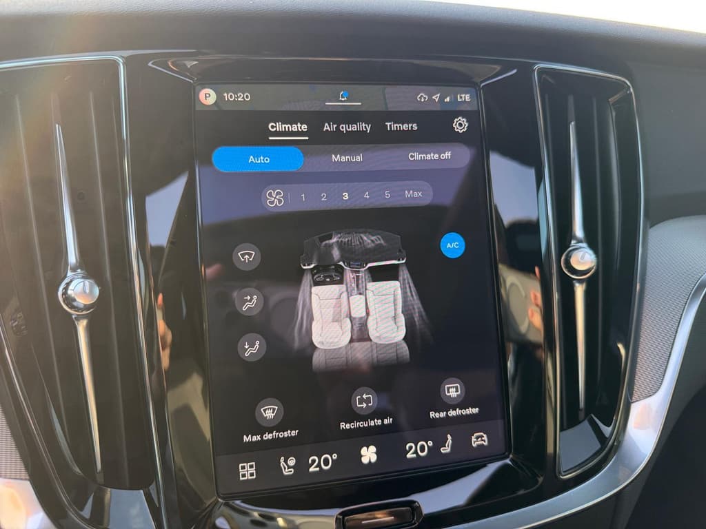 Volvo V60 2.0 T8 Plug-in hybrid AWD Plus Dark — foto 20 van 25