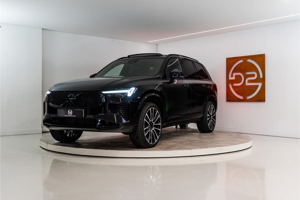 Volvo XC90 2.0 T8 Plug-in hybrid AWD Ultra Dark Long Range 406PK GLOEDNIEUW | 7 Pers. | Bowers | Pano | Trekhaak | VOL! 3 jaar Fabrieksgarantie