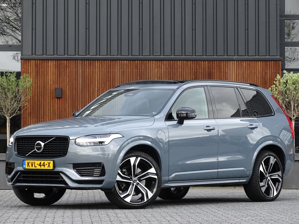 Volvo XC90 T8 455 PK Plus Dark AWD / 2023 / Harman Kardon / Pano / 7 Pers